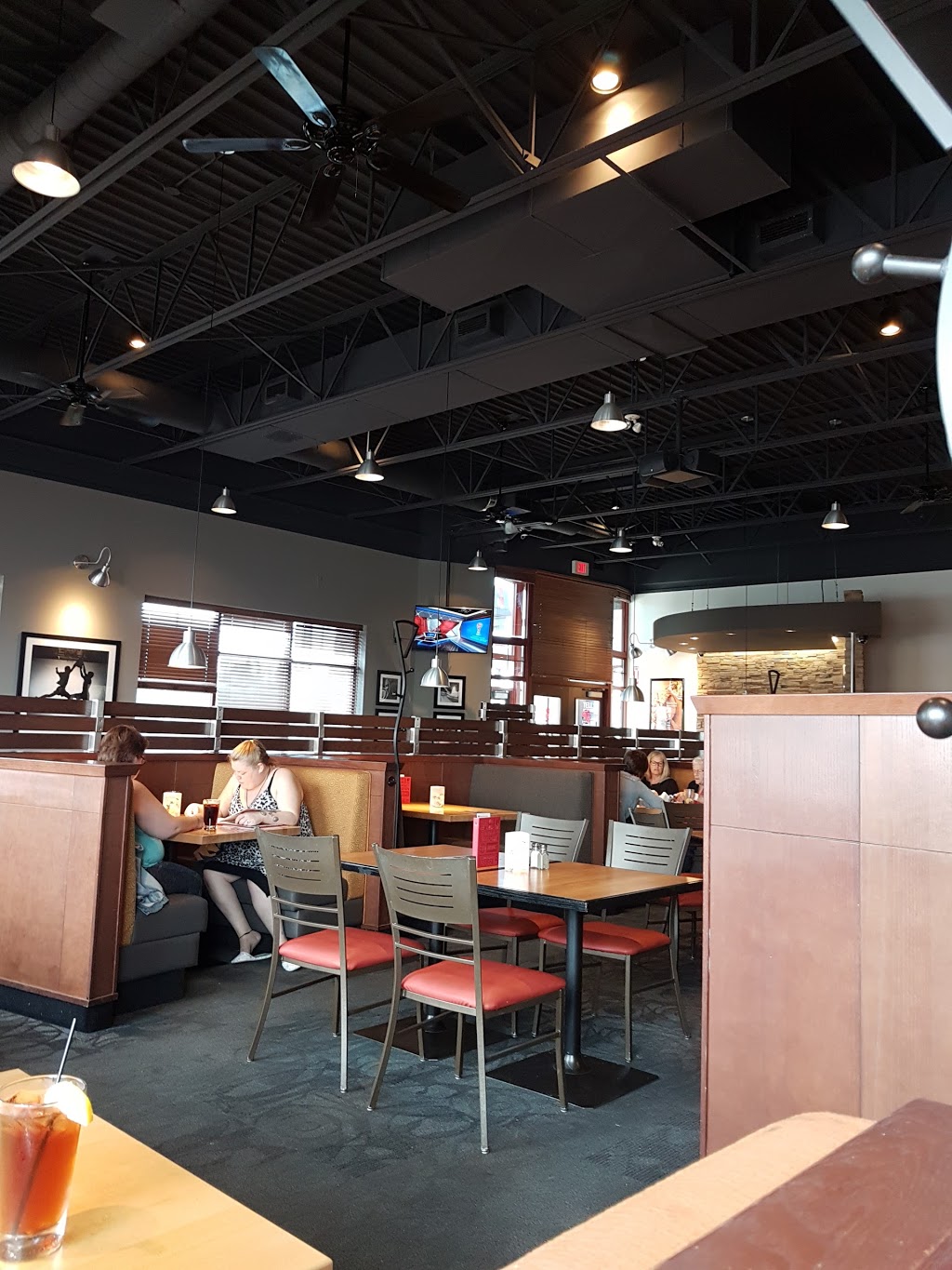 Boston Pizza | 215 La Verendrye Blvd, Morden, MB R6M 1A2, Canada | Phone: (204) 822-3222