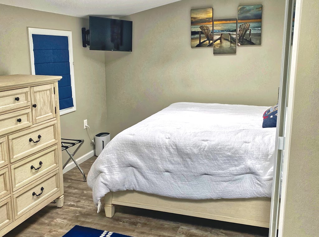 Ivy Surprise Vacation Rental | 7404 Ivy Rd, Lexington, MI 48450, USA | Phone: (810) 377-5631