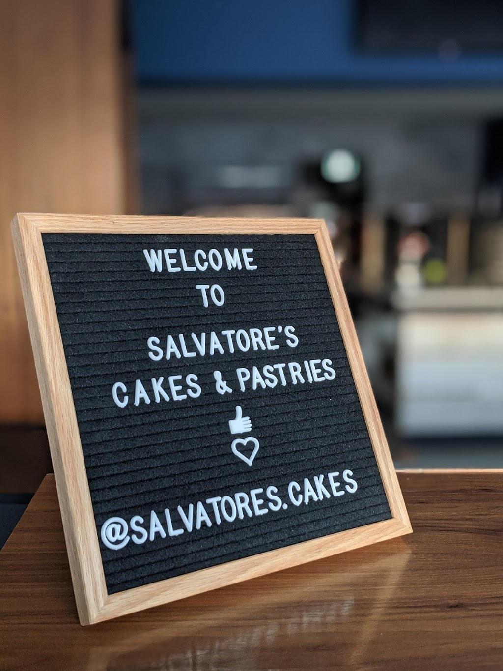 Salvatores Cakes & pastries | bakery | 9 Queen St N, Tottenham, ON L0G 1W0, Canada | 9054061010 OR +1 905-406-1010