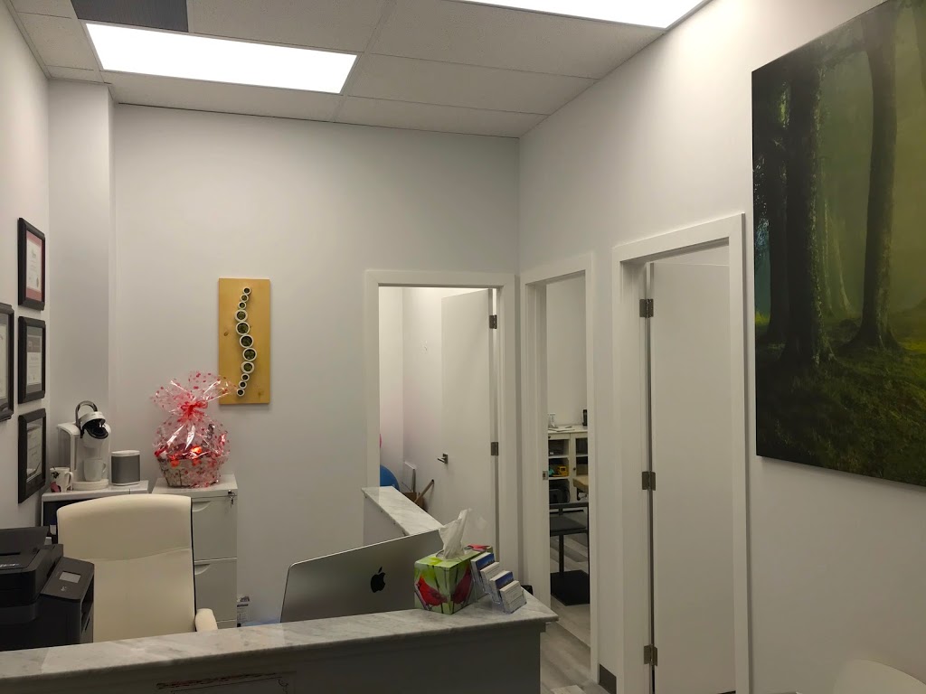 Glenbrook Family Chiropractic | 3715 51 St SW #132, Calgary, AB T3E 6V2, Canada | Phone: (587) 864-8737