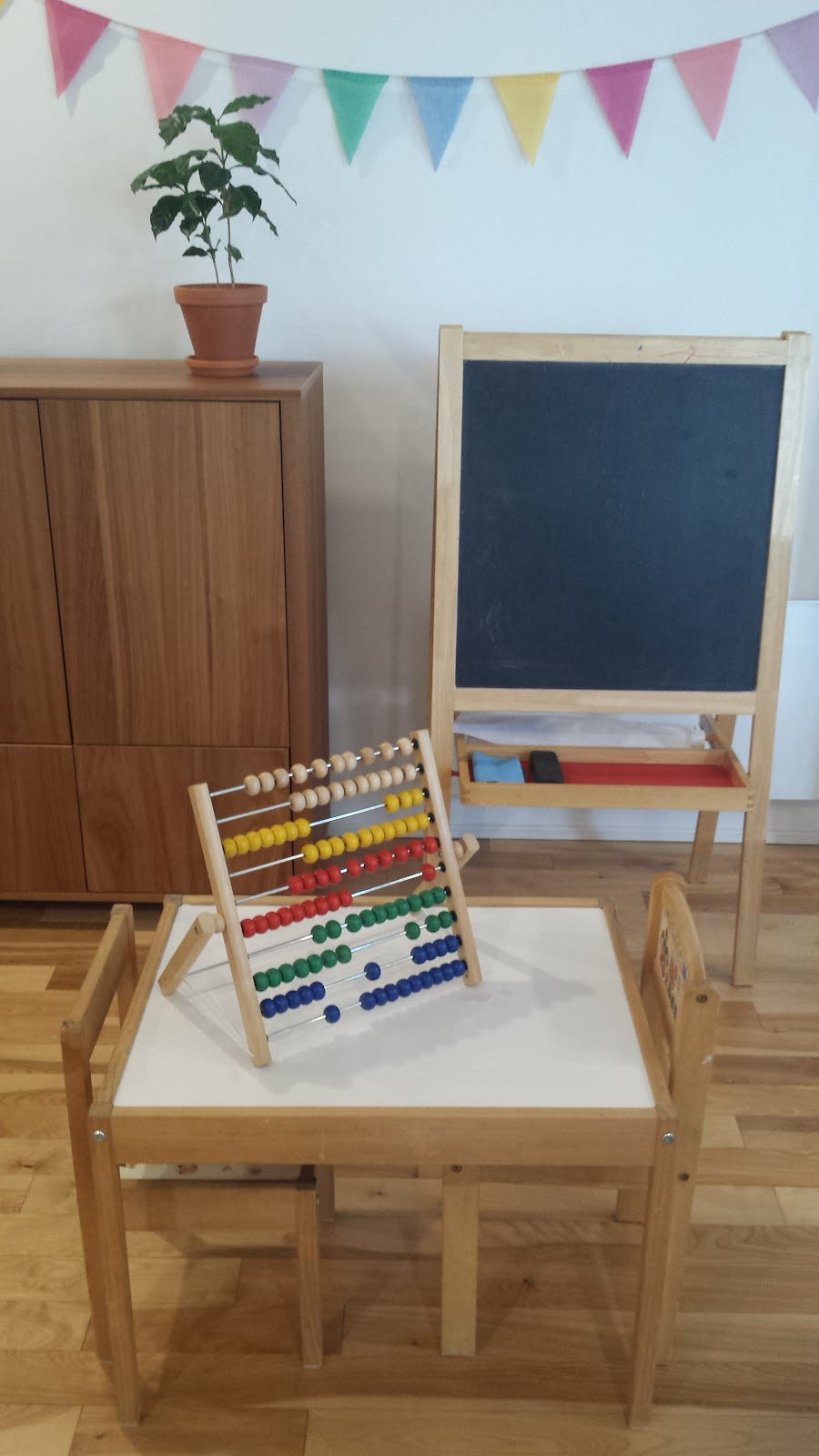 Nursery Cariboutchou | 5367 Rue de Brébeuf, Montréal, QC H2J 3L8, Canada | Phone: (514) 969-2300