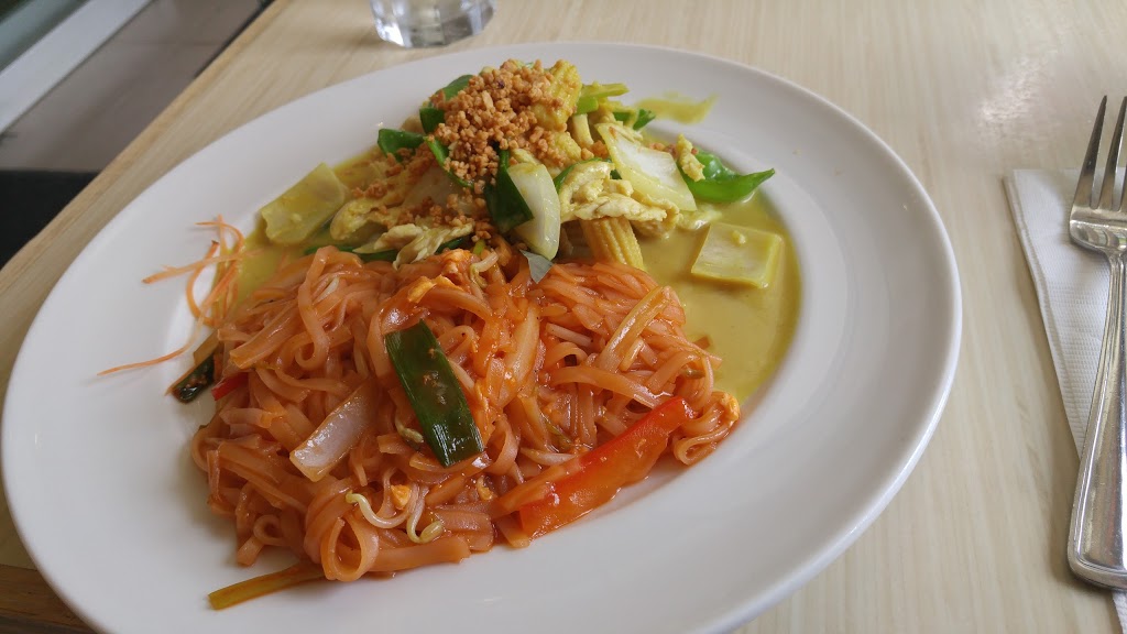Green Papaya | 2401 Yonge St, Toronto, ON M4P 3H1, Canada | Phone: (416) 932-8891