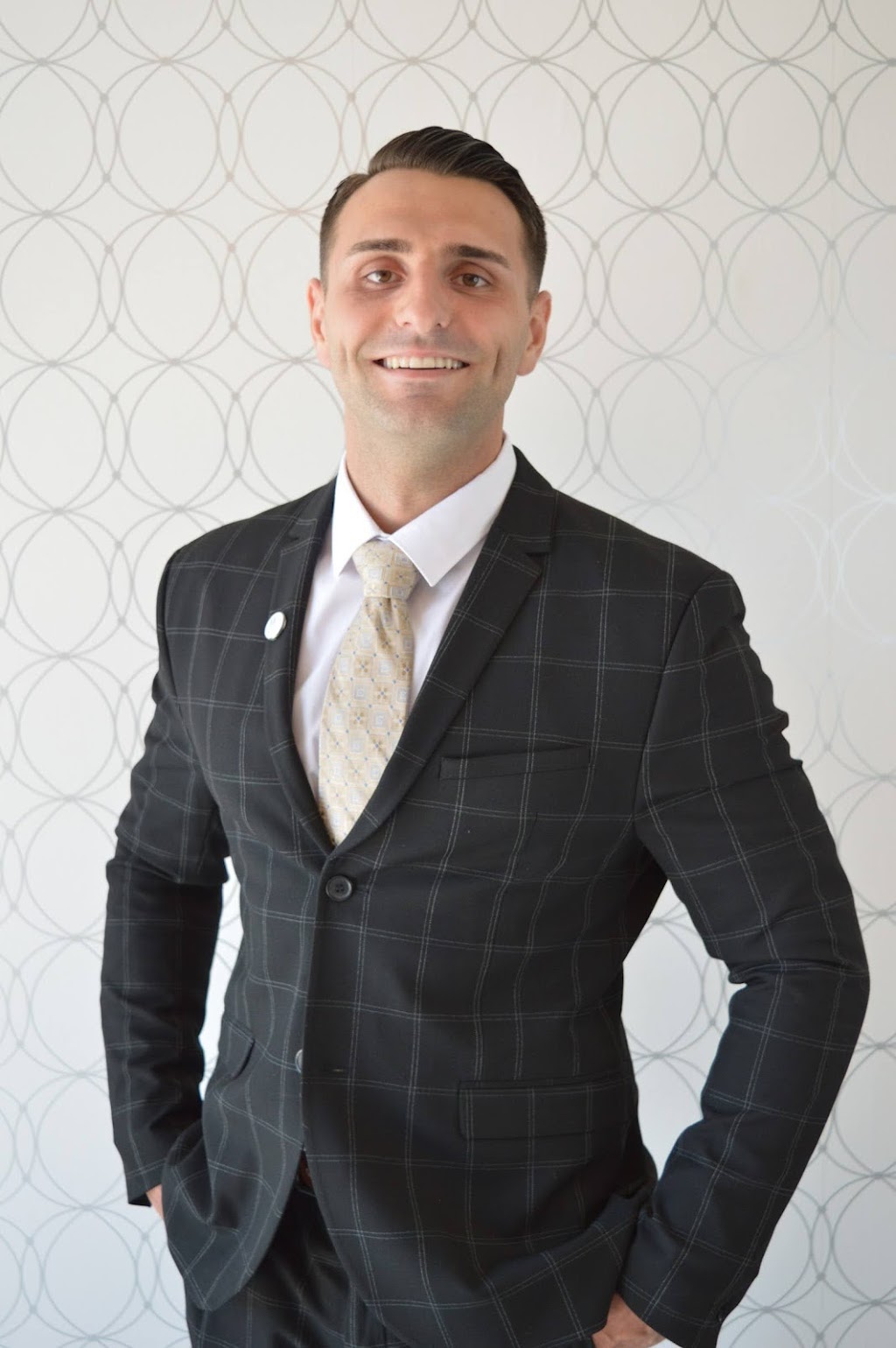 Michael Papis: RE/MAX PROFESSIONALS INC., BROKERAGE | 1 The East Mall Crescent Suite 301, Etobicoke, ON M9B 6G8, Canada | Phone: (647) 504-7937