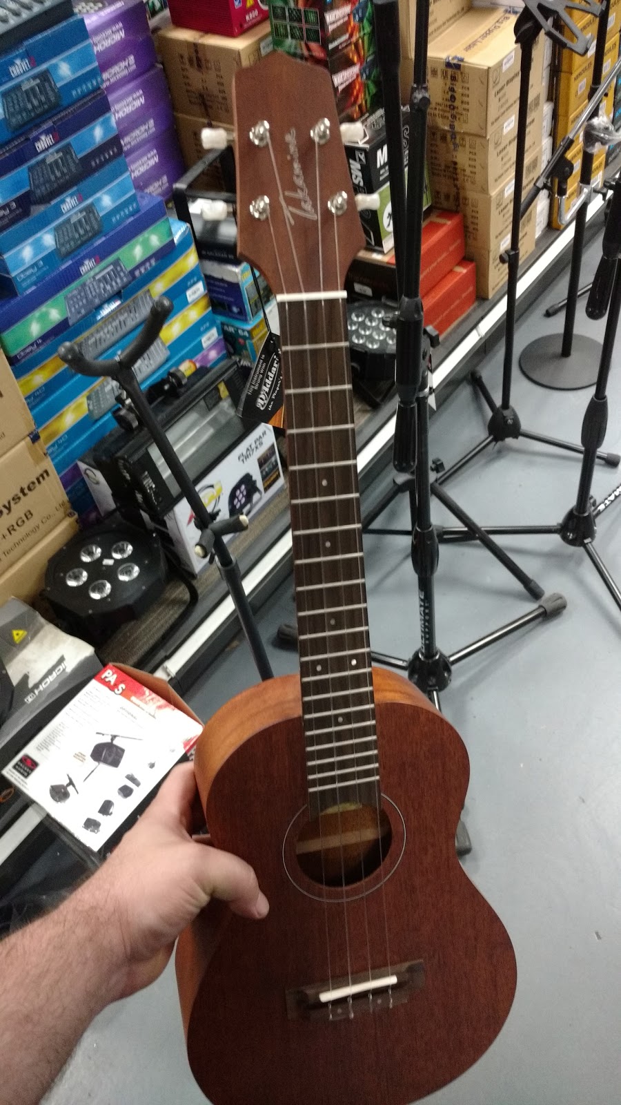 Musique Red One Music | 2069 Avenue Chartier, Dorval, QC H9P 1H3, Canada | Phone: (514) 225-2226