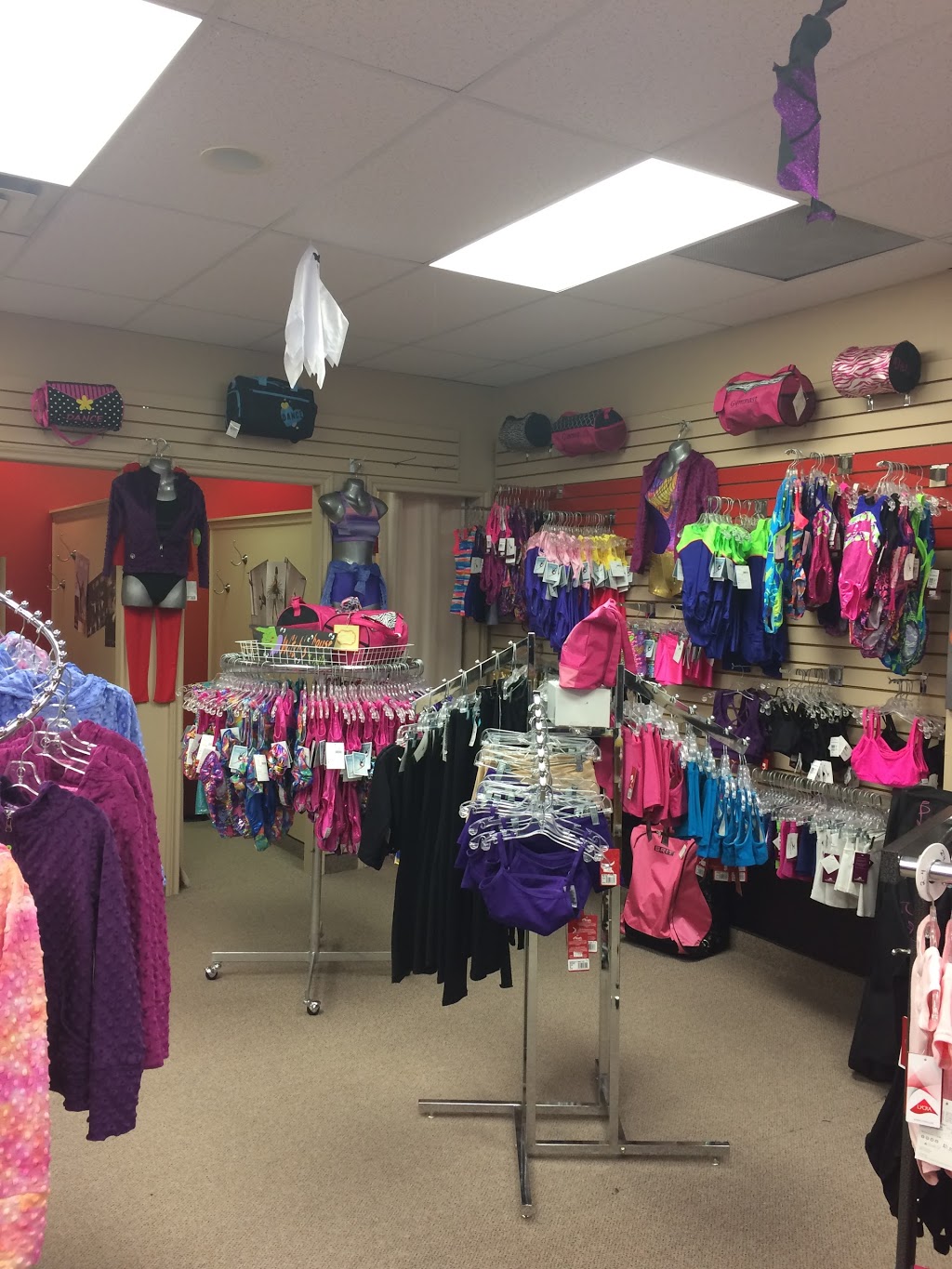 InStep Activewear | 2025 William OConnell Blvd, Burlington, ON L7M 4E4, Canada | Phone: (905) 336-2866