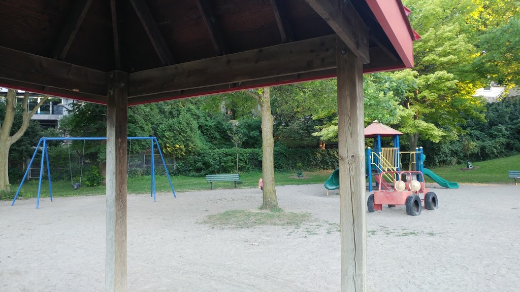 Lambton - Kingsway Park | 37 Marquis Ave, Etobicoke, ON M8X 1V3, Canada | Phone: (416) 392-8182