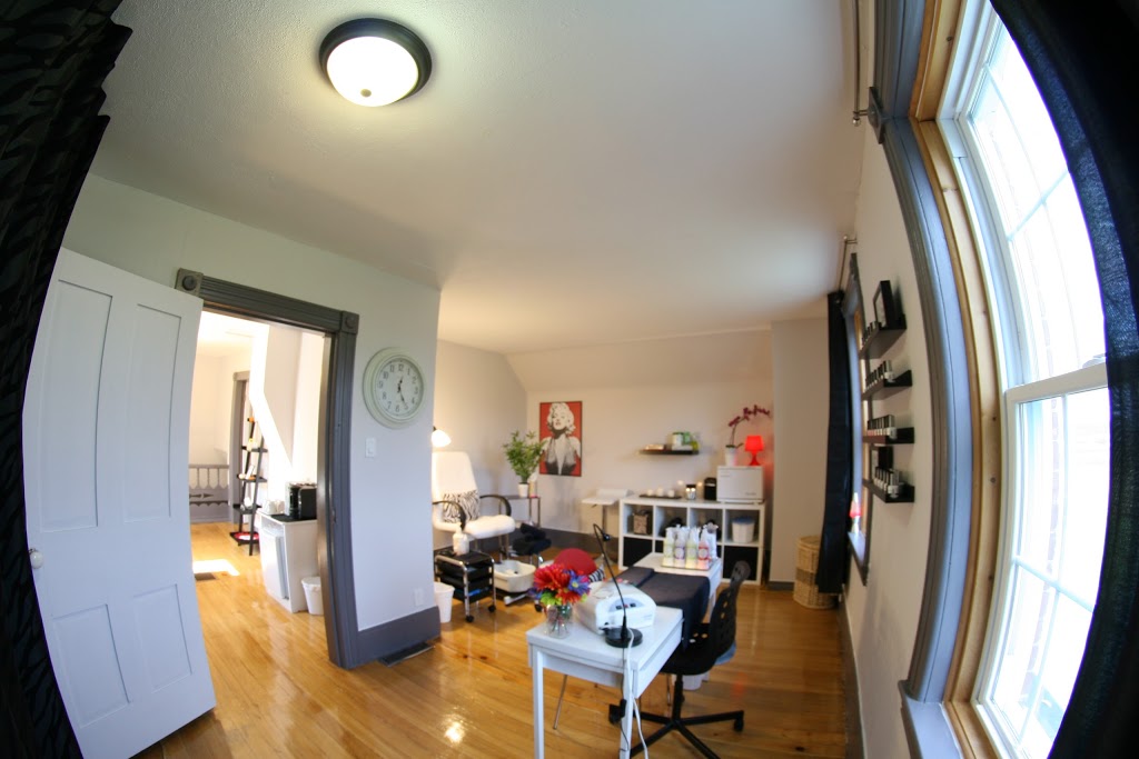 The Second Floor Beautique | 6353 County Road 10, Alliston, ON L9R 1V2, Canada | Phone: (705) 241-0206