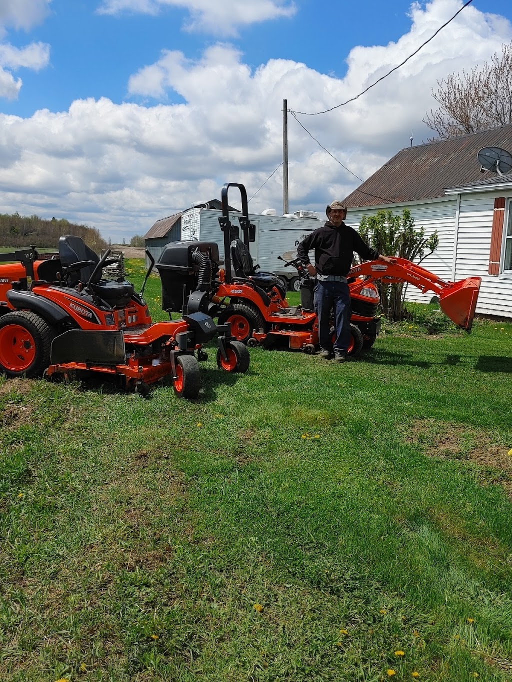Entretien pelouse franky | 195 Chem. Beaudoin S, Durham-Sud, QC J0H 2C0, Canada | Phone: (450) 278-7093