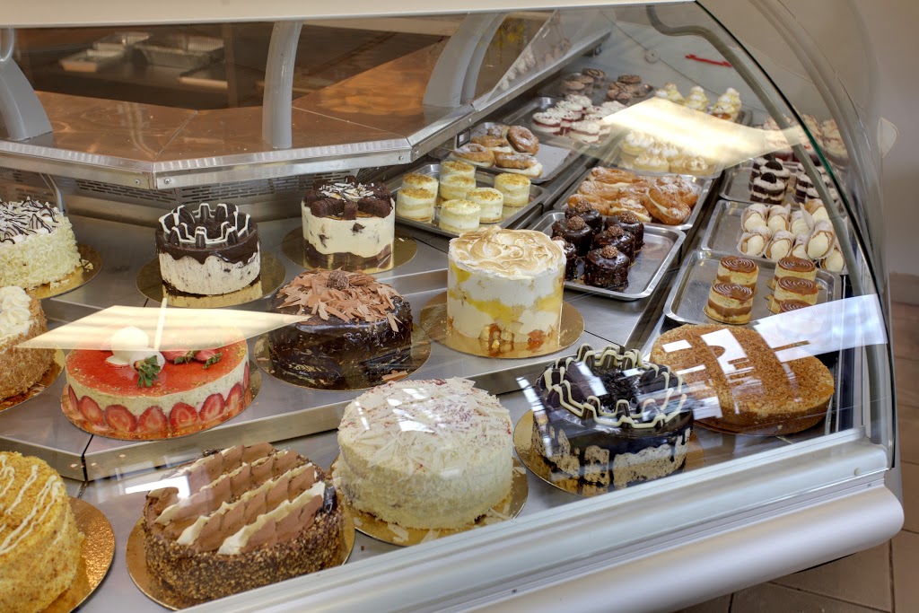 Les Délices Lafrenaie Rosemère | 199 Boul Labelle, Rosemère, QC J7A 2H2, Canada | Phone: (450) 430-4222
