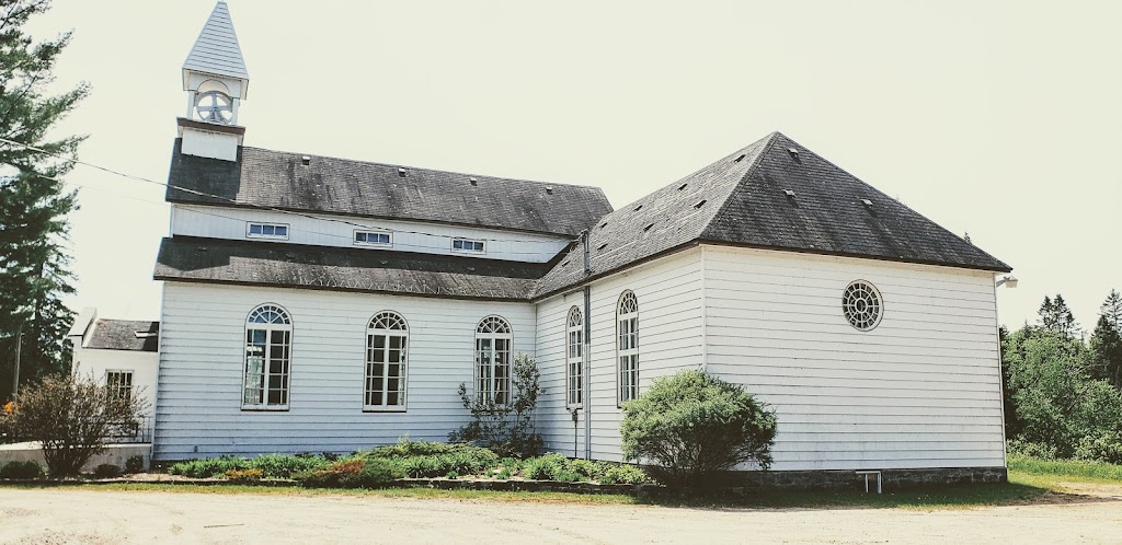 Notre-Dame Du Divin Pasteur Church | 64 Rue des Pionniers, La Macaza, QC J0T 1R0, Canada | Phone: (819) 275-2636
