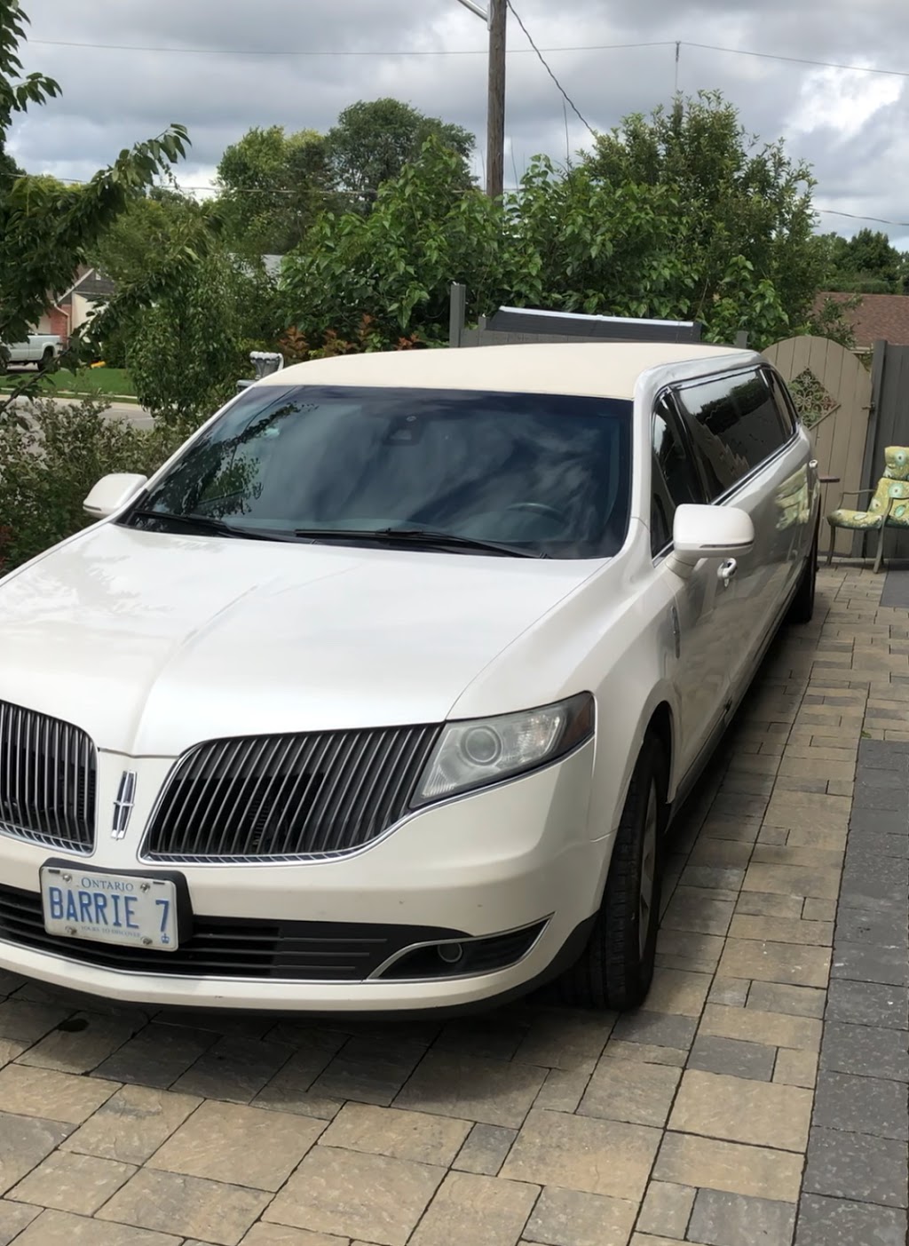 Alliston executive limousine | 120 Patterson St N, Beeton, ON L0G 1A0, Canada | Phone: (705) 816-5466