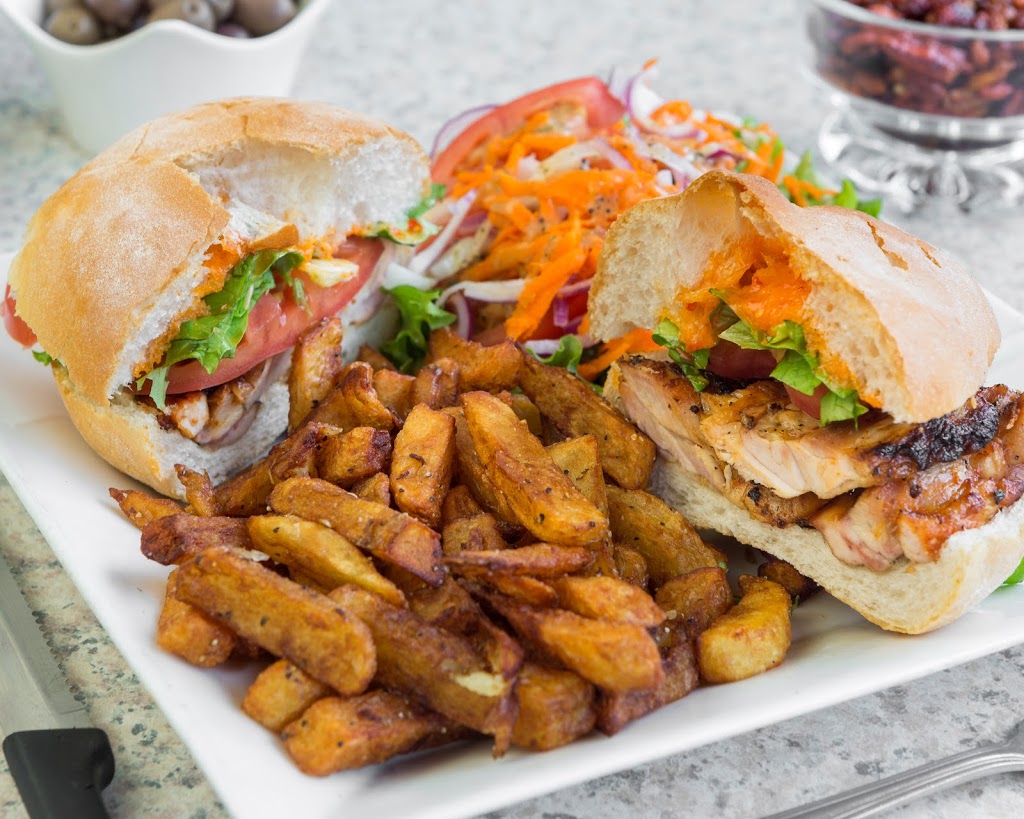 Poulet 3 Pattes | 3224 Boulevard Rosemont, Montréal, QC H1Y 1M7, Canada | Phone: (438) 387-6477