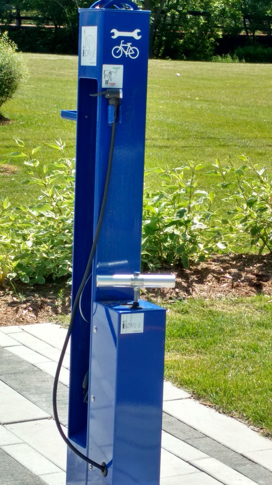 Halte Parc Desjardins | 3R5, 1726 Rue Charles Aubert, Terrebonne, QC J6W 3R4, Canada