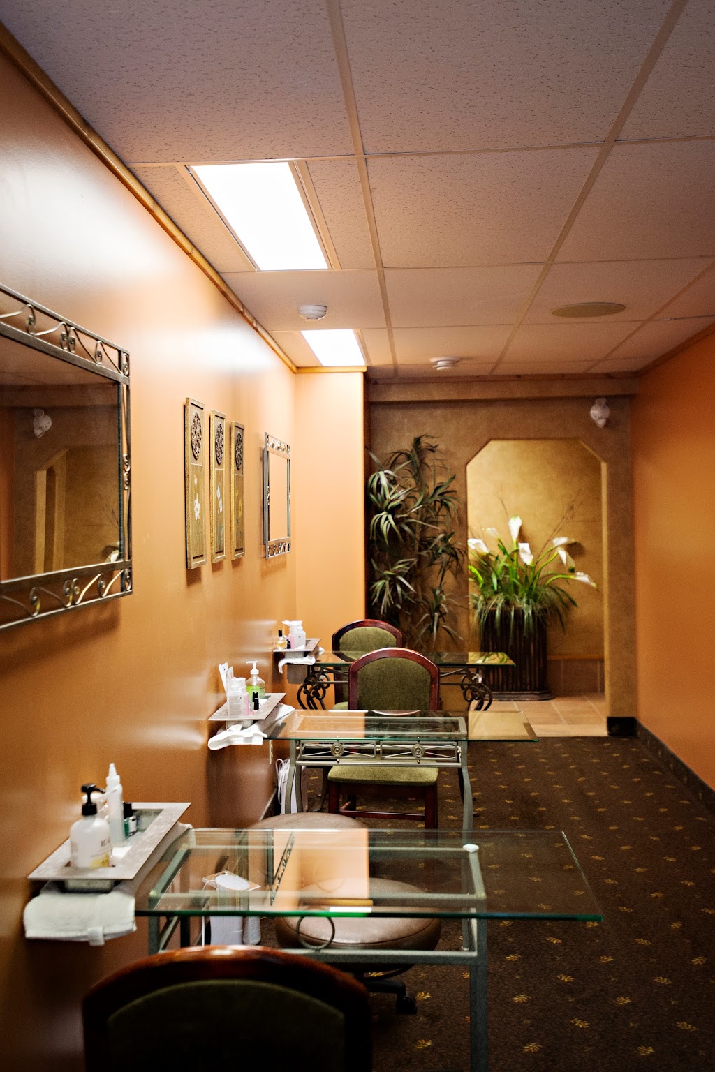 Lakeside Spa At Oakwood Resort | 70671 Bluewater Hwy, Grand Bend, ON N0M 1T0, Canada | Phone: (519) 238-7334