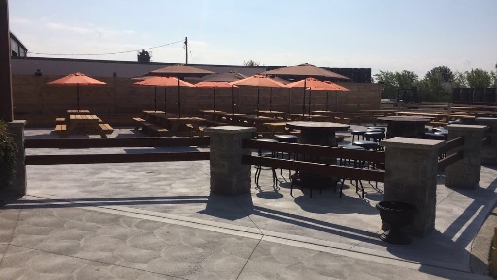 Wolfhead Distillery and Restaurant | 7781 Howard Ave, McGregor, ON N0R 1J0, Canada | Phone: (519) 726-1111
