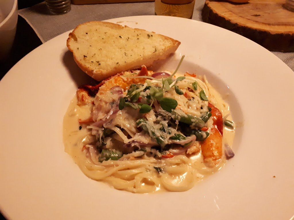 Davids Restaurant | 20 Shamrock Rd, Erin, ON N0B 1T0, Canada | Phone: (519) 833-5085