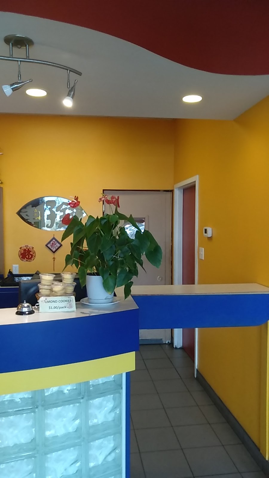 Wok Wagon Express | 450 Columbia St W, Waterloo, ON N2T 2W1, Canada | Phone: (519) 888-9818