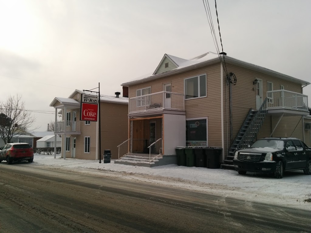 dépanneur chez ti-jean | 415 Rue Saint Jacques O, Princeville, QC G6L 5C7, Canada | Phone: (819) 505-0605