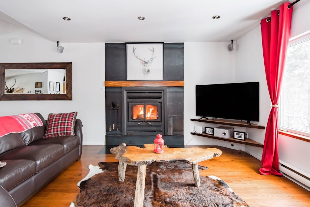 Le Caribou Lodge by Escapades Tremblant | 122 Rue Rabellino, Mont-Tremblant, QC J8E 1H9, Canada | Phone: (877) 907-3479