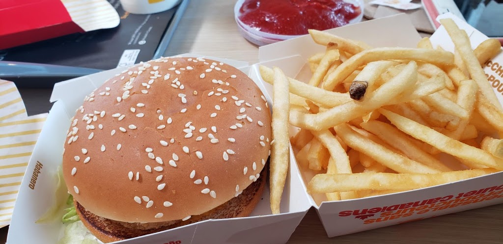 McDonalds | 320 Memorial Ave, Orillia, ON L3V 5X6, Canada | Phone: (705) 325-9851