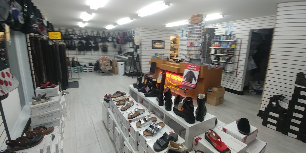 Cordonnerie Blainville nettoyeur | 898 Bd du Curé-Labelle, Blainville, QC J7C 2L2, Canada | Phone: (450) 675-8888