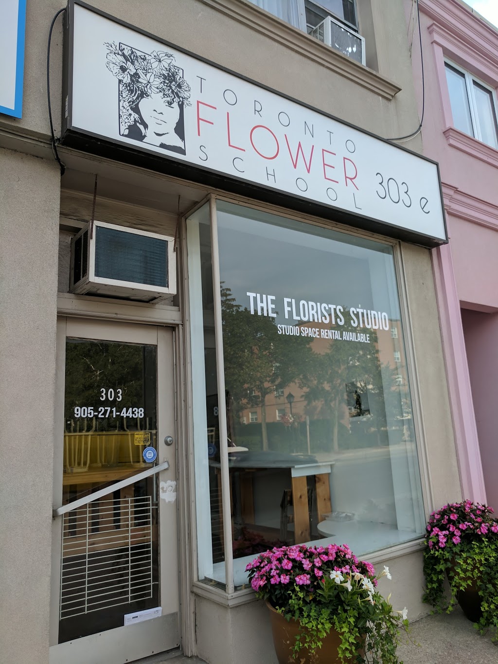 Toronto Flower School | 303 Lakeshore Rd E, Mississauga, ON L5G 1H3, Canada | Phone: (905) 271-4438