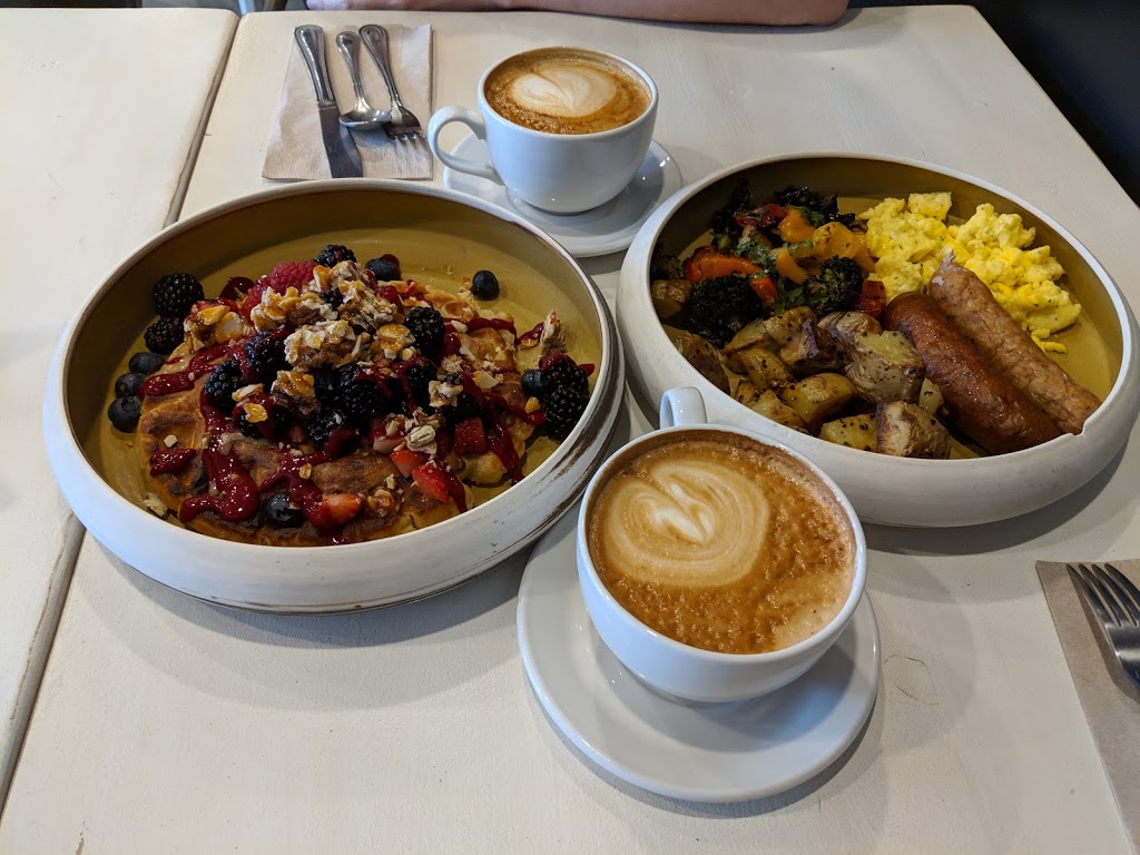 Marché Alimentation Maison - Candid - Jovia | 2524 Rue Beaubien E, Montréal, QC H1Y 1G2, Canada | Phone: (514) 722-4766