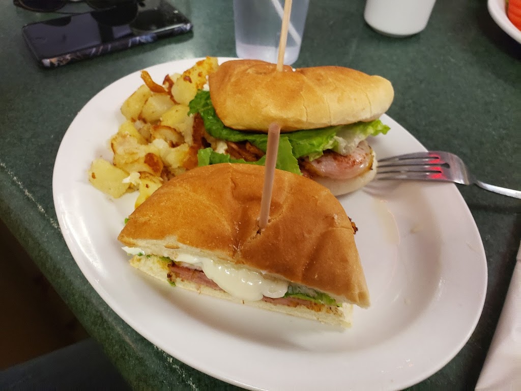 Johnnys Original Eatery | 850 King St W, Oshawa, ON L1J 2L5, Canada | Phone: (905) 576-7748