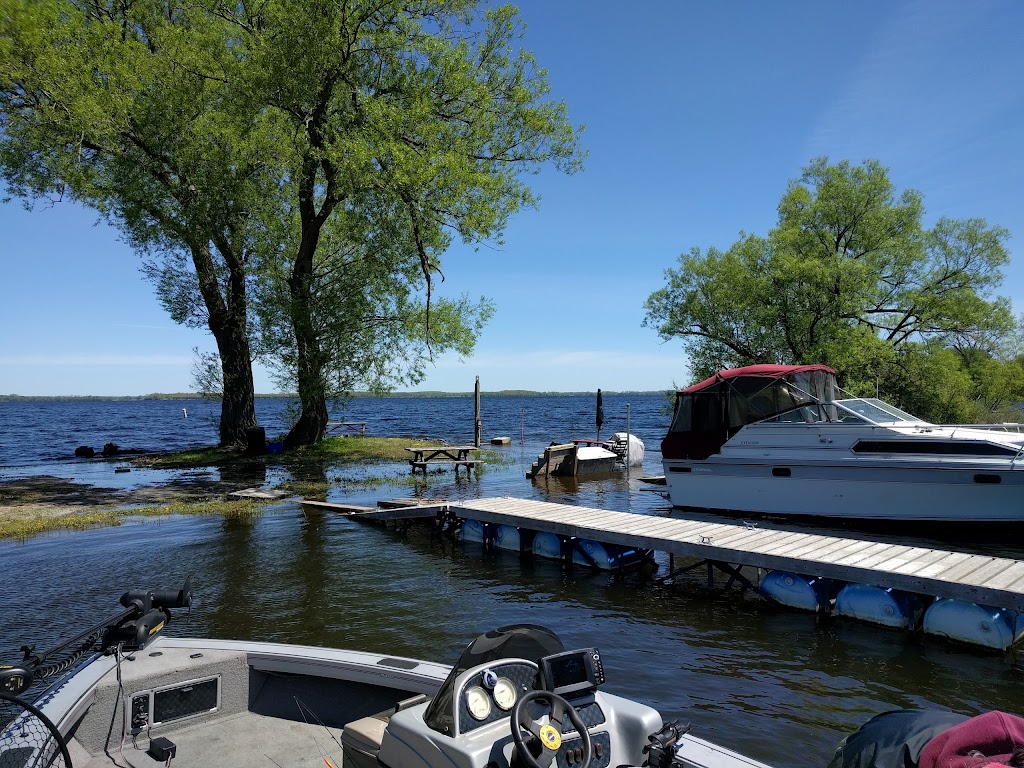 Baycrest Lodge Marina | 48 Owen Ln #2, Demorestville, ON K0K 1W0, Canada | Phone: (613) 476-5357