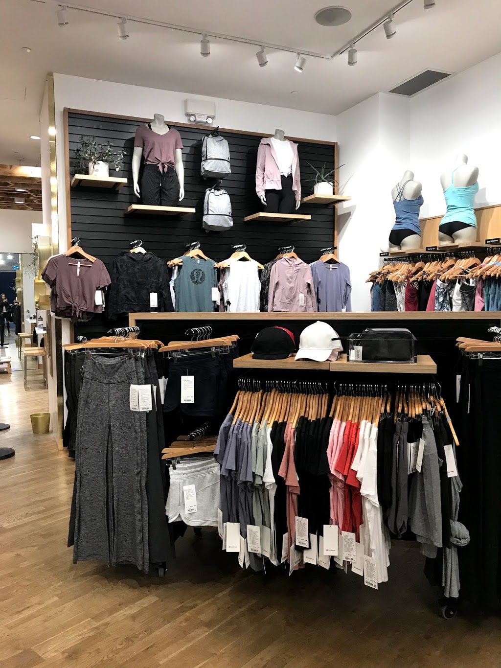 lululemon | 100 Anderson Rd SE, Calgary, AB T2J 3V1, Canada | Phone: (403) 313-4434