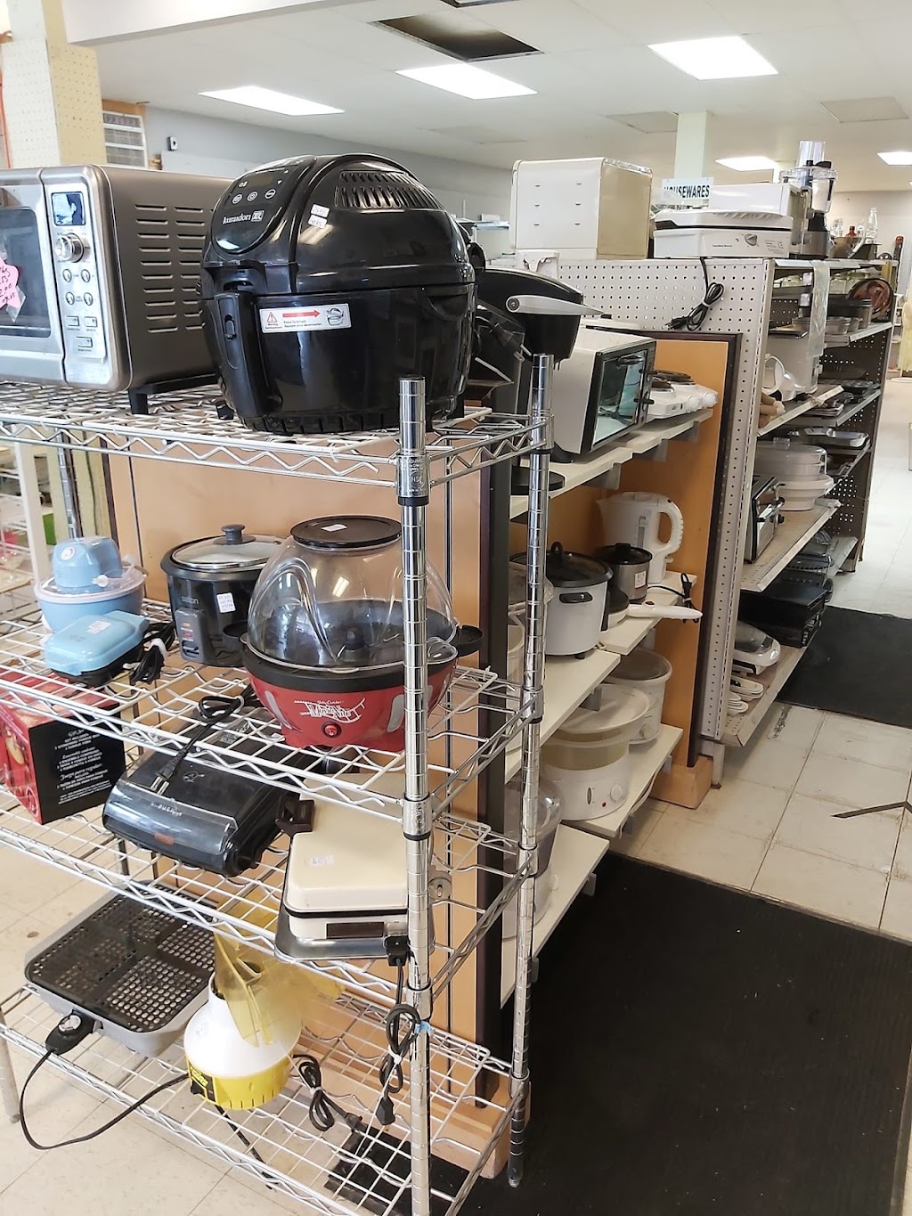 The Salvation Army Thrift Store Bridgetown | 22 Queen St, Bridgetown, NS B0S 1C0, Canada | Phone: (902) 665-4126