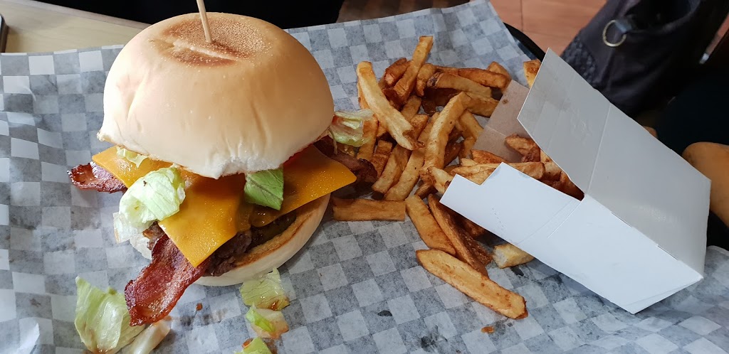 Burger Delight | 100 Mearns Ave #1, Bowmanville, ON L1C 5M3, Canada | Phone: (905) 623-6644