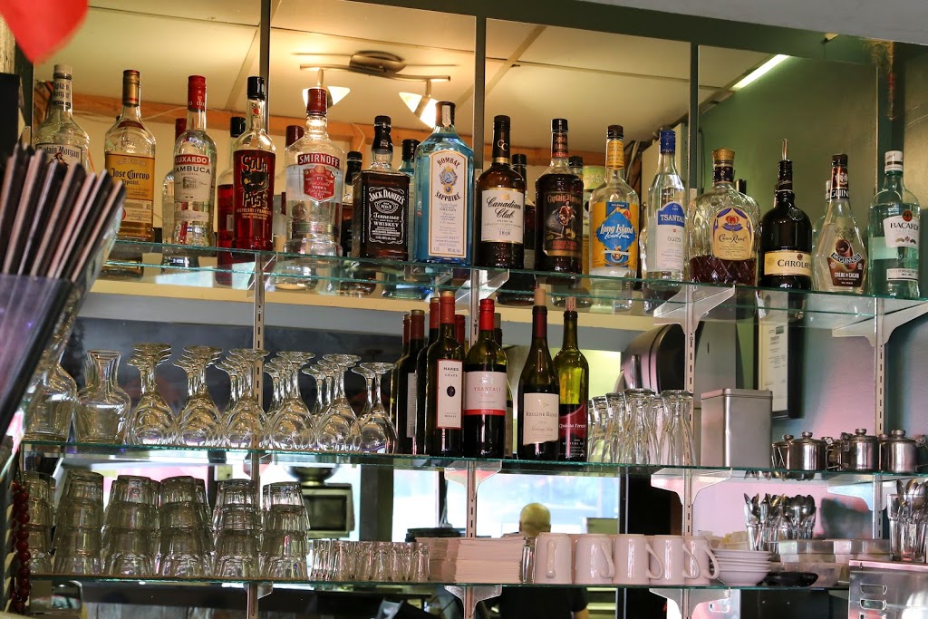 Beethovens Pizza | 4125 Columbia Valley Hwy, Cultus Lake, BC V2R 5B6, Canada | Phone: (604) 858-7766