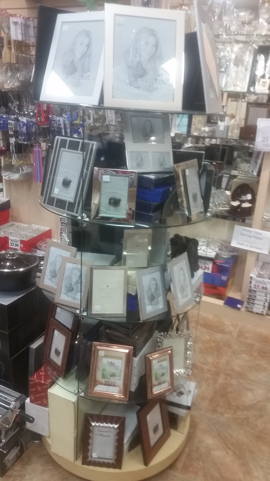 Cuccina Moda | 2900 Steeles Ave E, Thornhill, ON L3T 4X1, Canada | Phone: (905) 771-2997