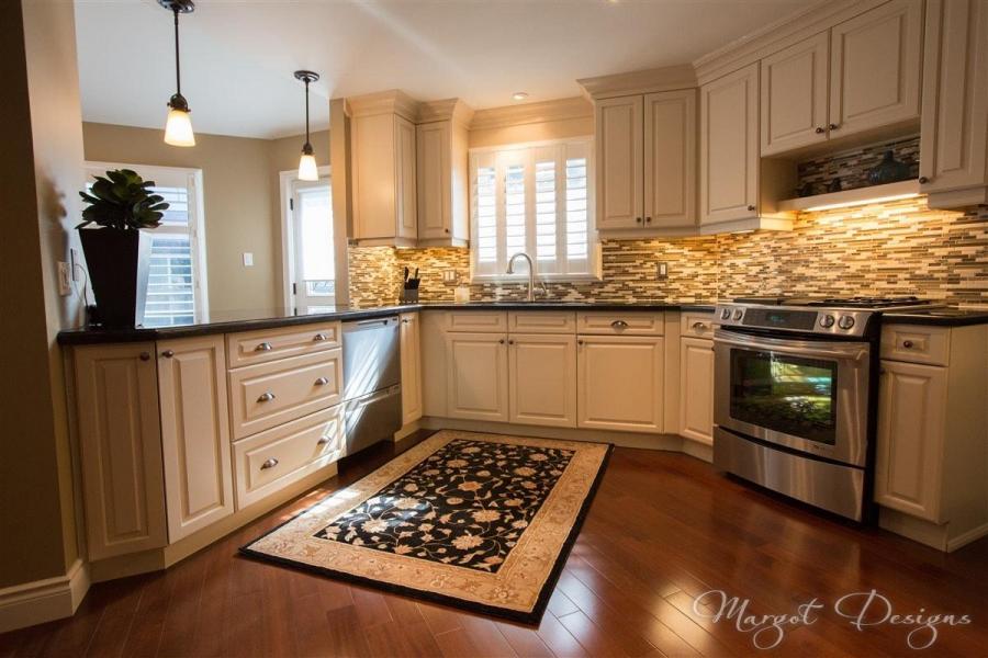 Margot Designs | 50 Chestnut Ave, Brantford, ON N3T 4C2, Canada | Phone: (905) 330-7130