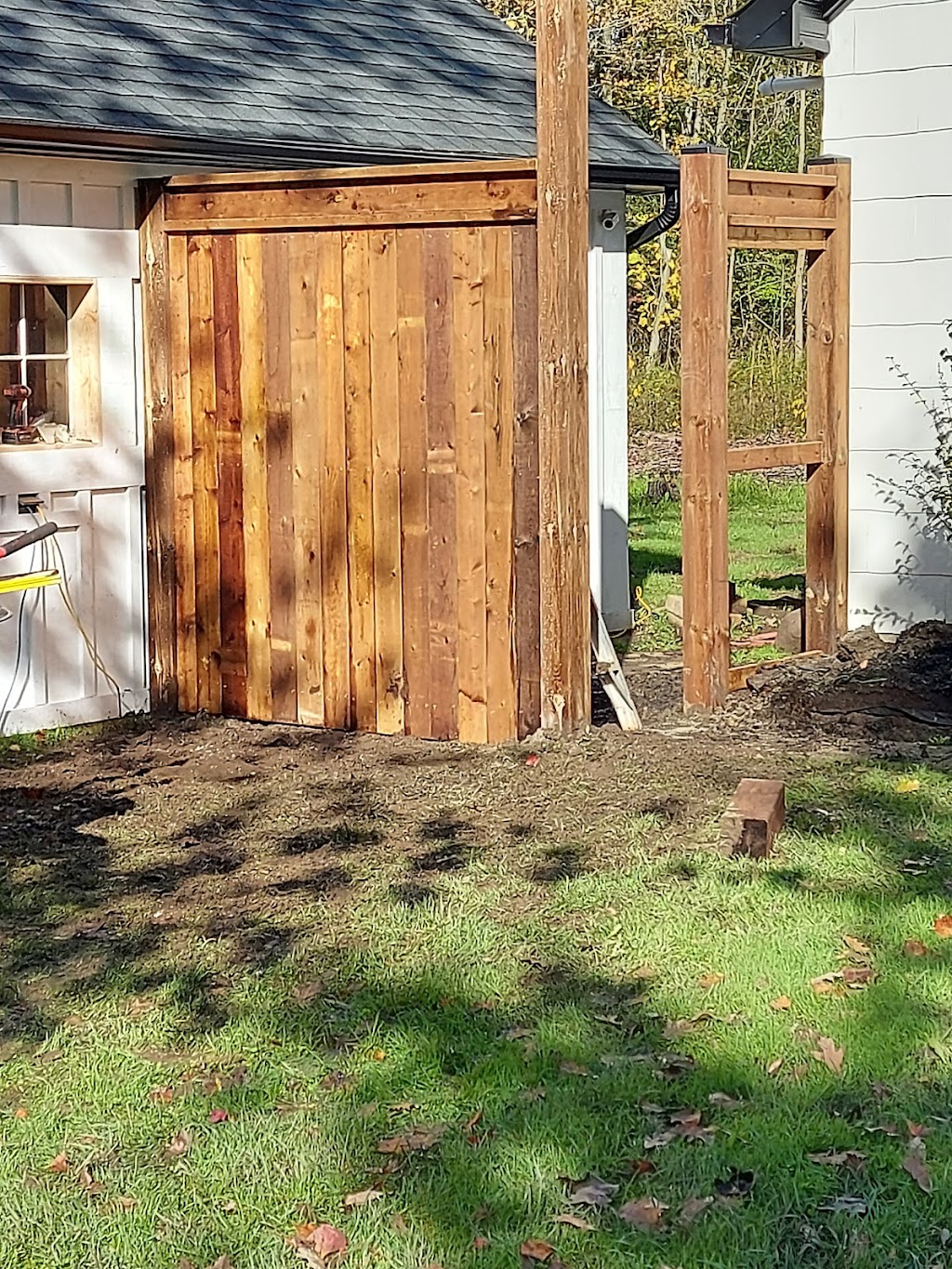 MKS Fences & More | Dominion Rd, Fort Erie, ON L2A 1E8, Canada | Phone: (289) 207-9910