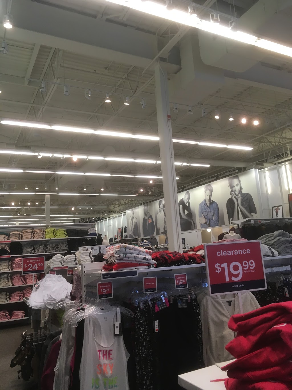 Gap Outlet | 8180 11 St SE, Calgary, AB T2H 3B5, Canada | Phone: (403) 253-8472