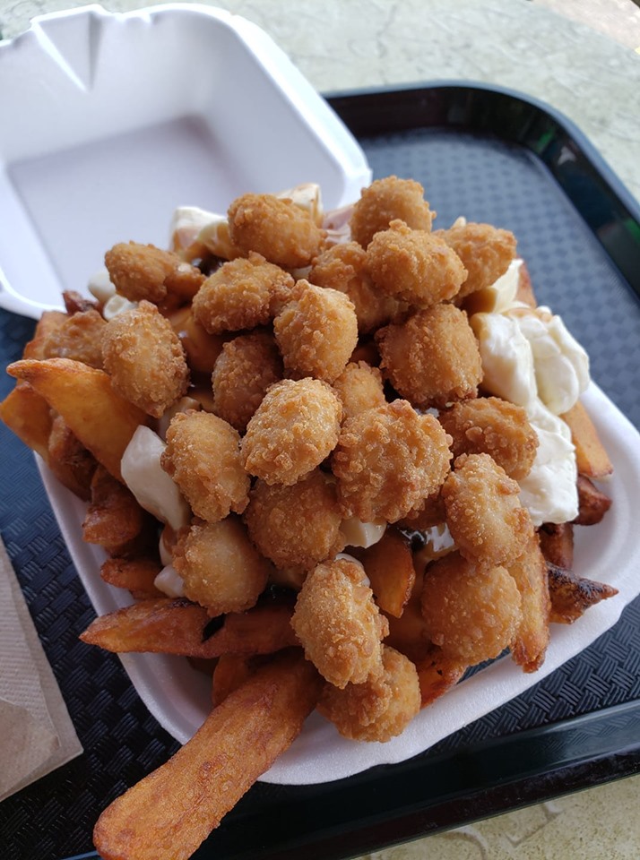 Le poutinault casse croute | 270b Bd Thibeau, Trois-Rivières, QC G8T 6Y4, Canada | Phone: (819) 909-4433
