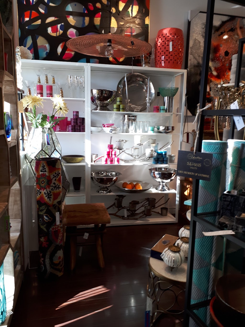 SpLaSh London | 266 Richmond St, London, ON N6B 2H7, Canada | Phone: (519) 672-7171