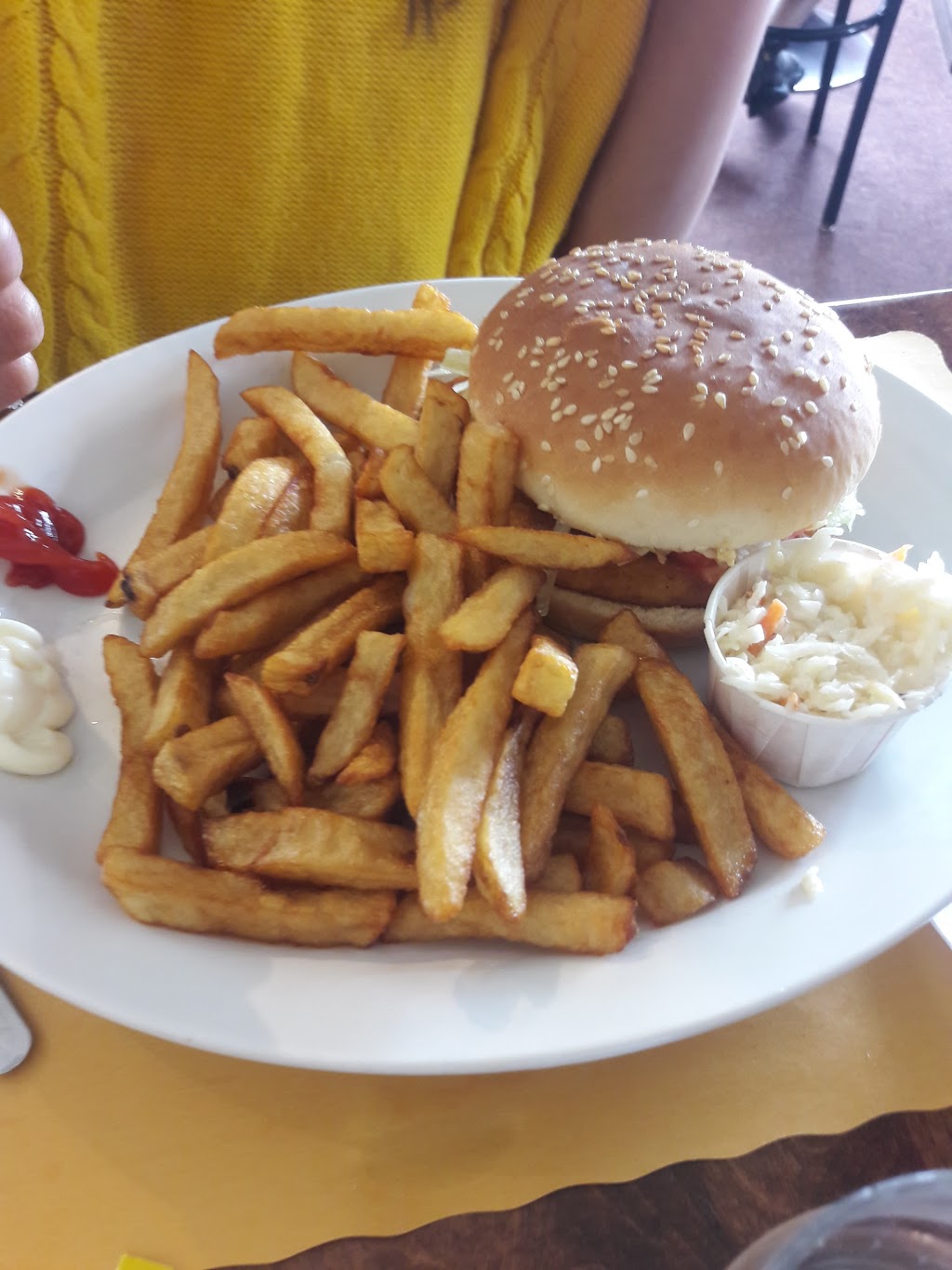 Restaurant LHorizon | 775 Rue St Laurent, Saint-Siméon, QC G0T 1X0, Canada | Phone: (418) 471-0606