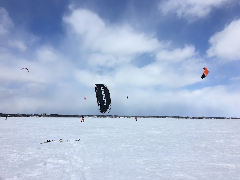 Centre Snowkite SADP | 170-180 Montée Barrette, Sainte-Anne-des-Plaines, QC J0N 1H0, Canada | Phone: (514) 834-5483