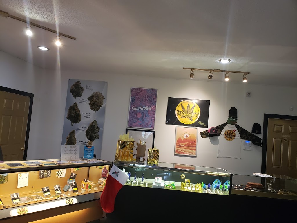 Micro Gold Retail Cannabis | 220 N Railway St, Okotoks, AB T1S 0E2, Canada | Phone: (587) 327-2667
