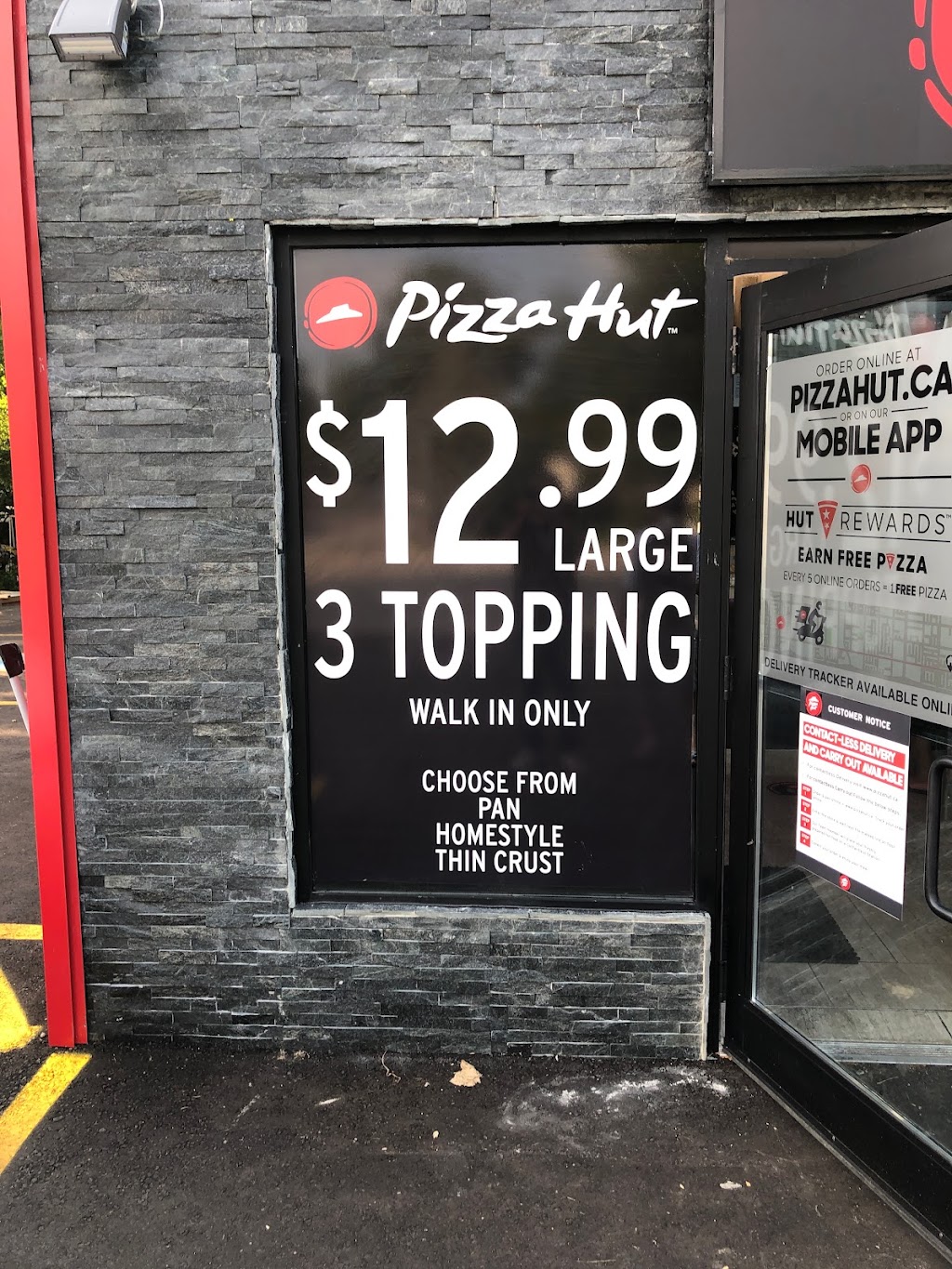 Pizza Hut Wasaga Beach | 1360 Mosley St, Wasaga Beach, ON L9Z 2C5, Canada | Phone: (705) 352-4242
