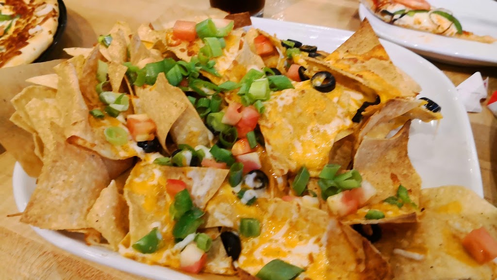 Boston Pizza Bingemans | 425 Bingemans Centre Dr, Kitchener, ON N2B 3X7, Canada | Phone: (519) 745-8888