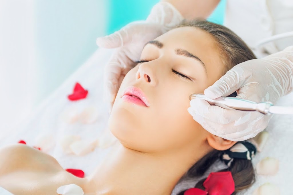Antech Hair & Skin Clinic | Hair Loss Clinic in Mississauga | 2325 Hurontario St #18a, Mississauga, ON L5A 4K4, Canada | Phone: (905) 896-1074