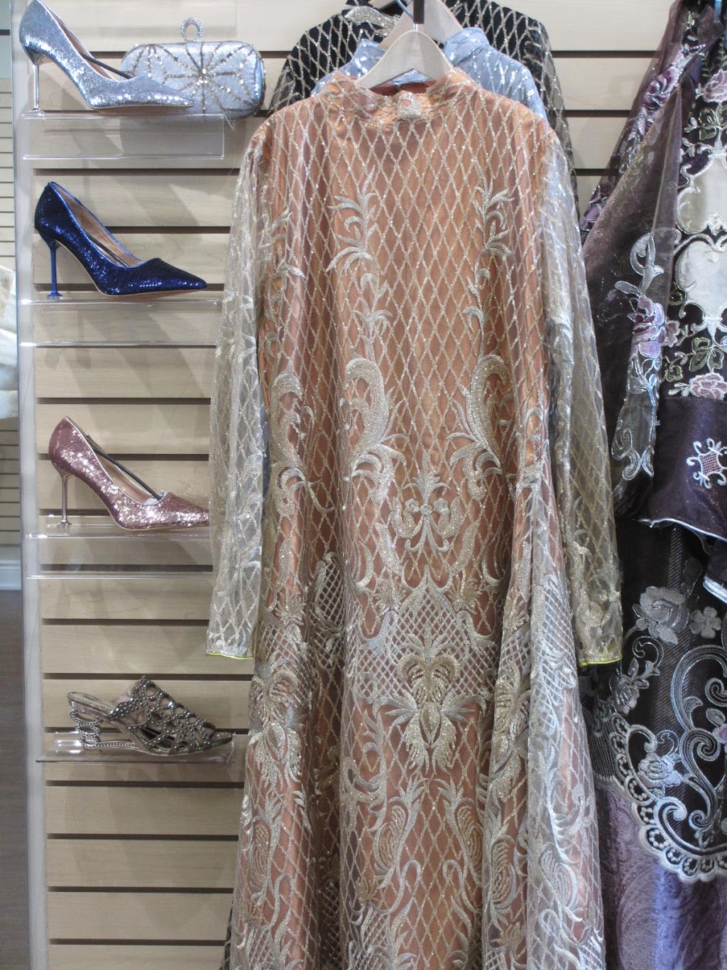 Sana Fashion & Accessories | 5 Montpelier St Unit # A108, Brampton, ON L6Y 6H4, Canada | Phone: (647) 740-7986