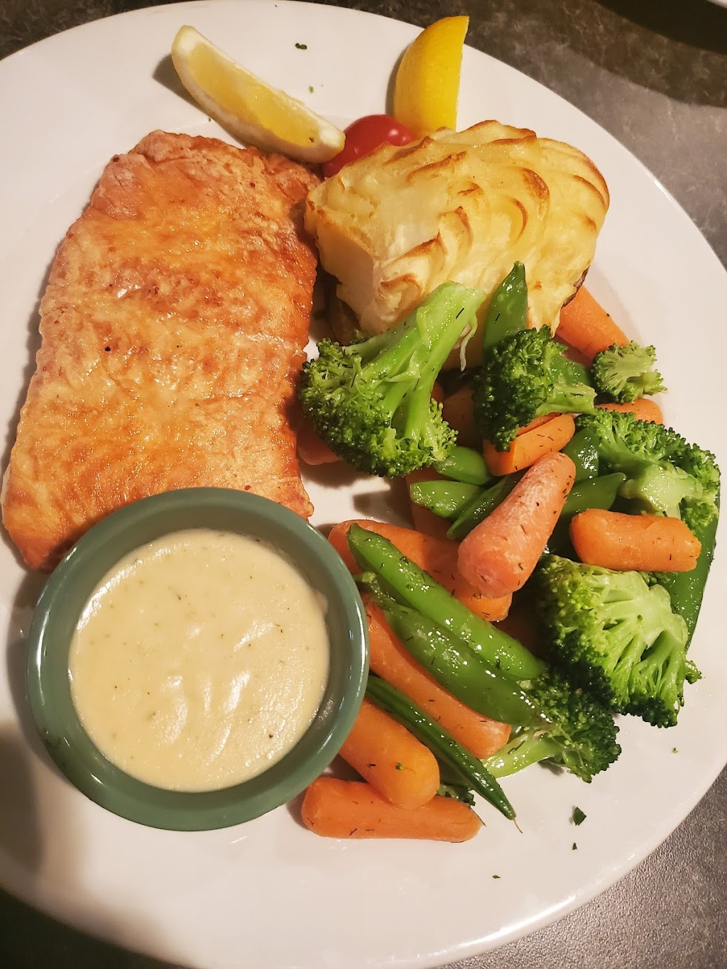 Monte Carlo Restaurant | 4907B 48 Ave, Camrose, AB T4V 0J4, Canada | Phone: (780) 672-1040