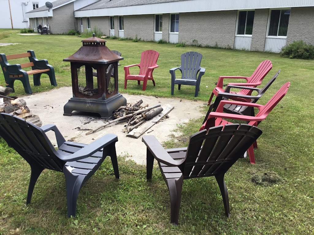Motel Du Mont trinity | 180 Chem. du Mont-Trinité, Saint-Michel-des-Saints, QC J0K 3B0, Canada | Phone: (877) 833-5467