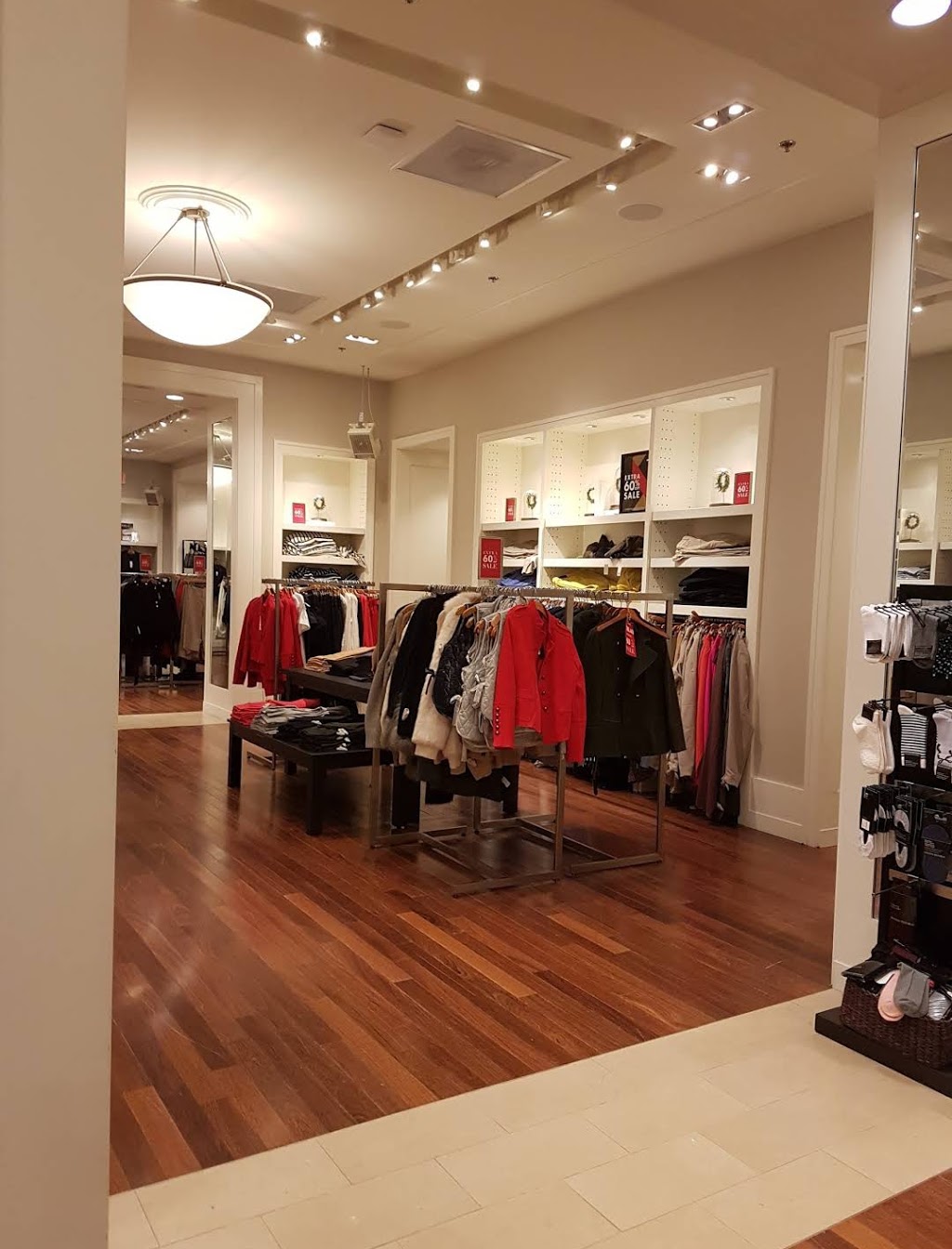 Banana Republic | 604 Park Royal N, West Vancouver, BC V7T 1H9, Canada | Phone: (604) 913-2461
