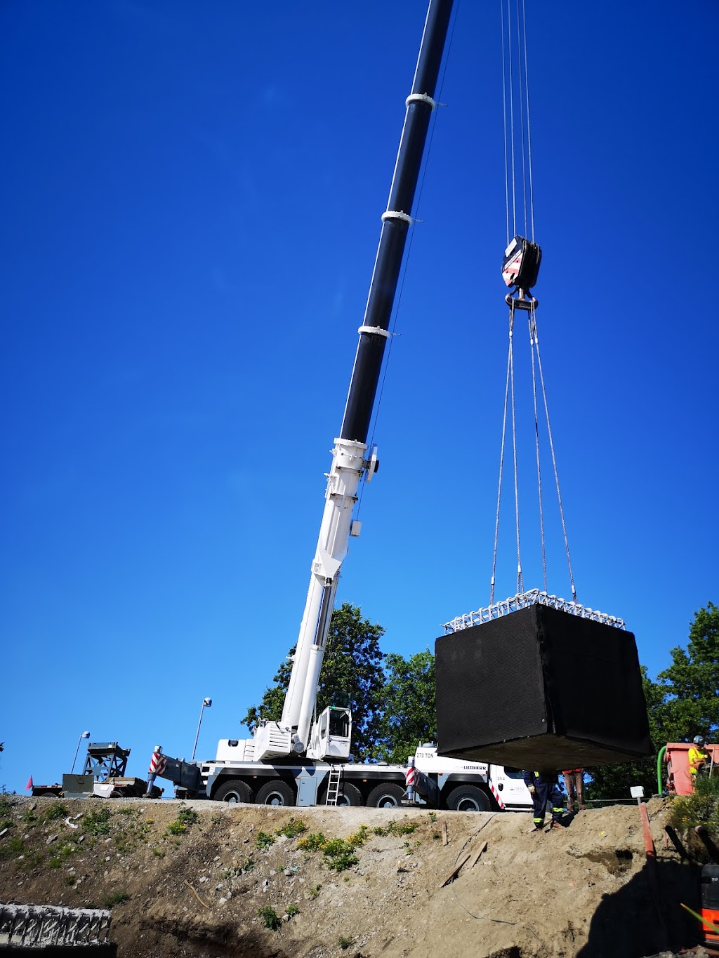 RKM Crane Services Ltd. | 9534 Trans-Canada Hwy, Chemainus, BC V0R 1K4, Canada | Phone: (250) 246-1713